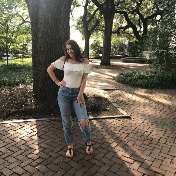 Cute hole jeans - Picture 1 of 2